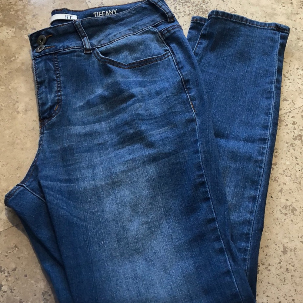Skinny blue jeans